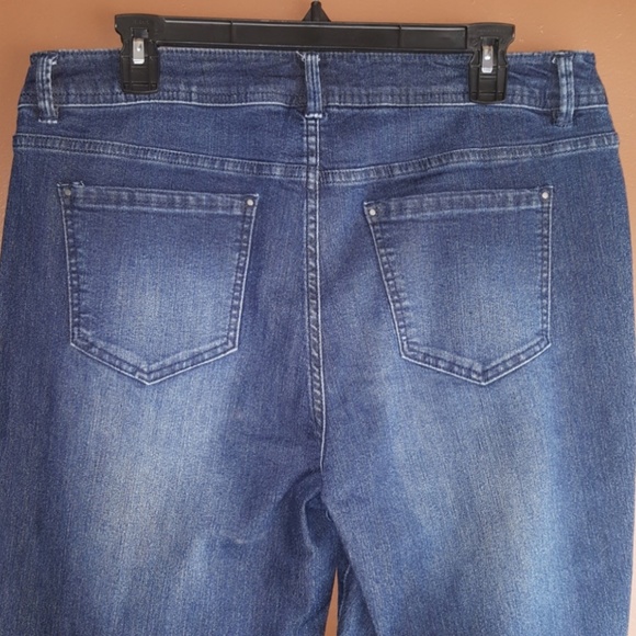 Blue Jeans With Pearls. - Picture 5 of 6